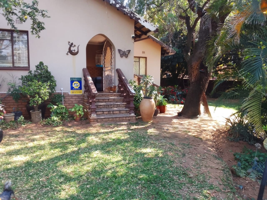4 Bedroom Property for Sale in Geelhoutpark North West